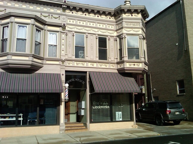 106 W Lexington Ave in Elkhart, IN - Foto de edificio - Primary Photo