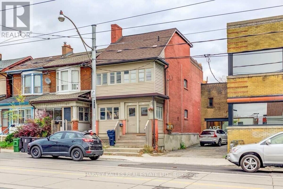 1215-1215 Bathurst St in Toronto, ON - Building Photo