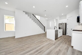 7935 Sunnyhill St in Houston, TX - Building Photo - Building Photo