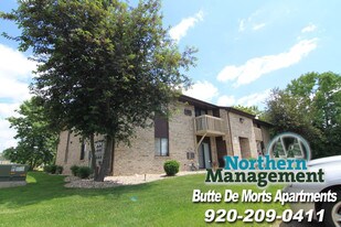 Butte De Morts in Menasha, WI - Building Photo
