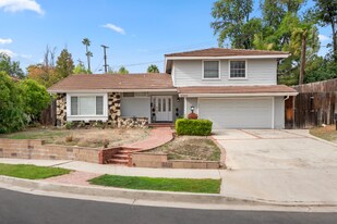 8309 Denise Ln in Los Angeles, CA - Building Photo