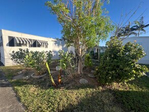 21 Ruthmary Ave in Briny Breezes, FL - Building Photo - Building Photo