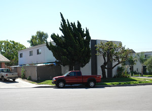 701 Fondren St in Orange, CA - Building Photo - Building Photo