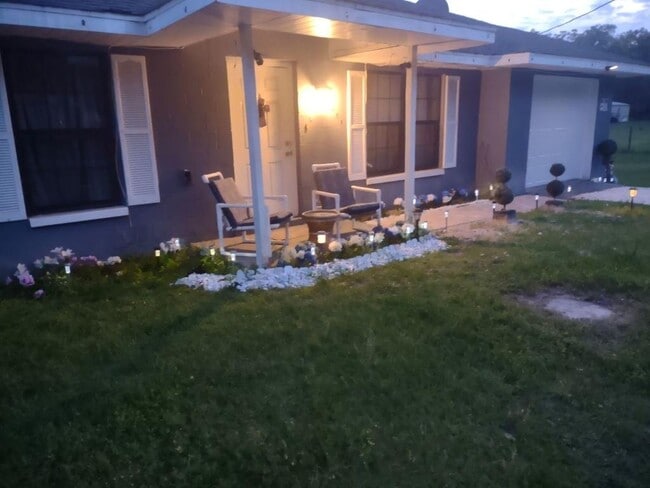 119 SW 16th Ave in Chiefland, FL - Building Photo - Building Photo