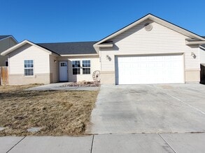 776 Parkwood Dr in Twin Falls, ID - Building Photo - Building Photo