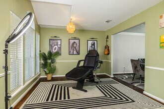 104 Papaya St in Lake Jackson, TX - Building Photo - Building Photo