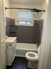 39 Roland St, Unit 2L in Woonsocket, RI - Building Photo - Building Photo