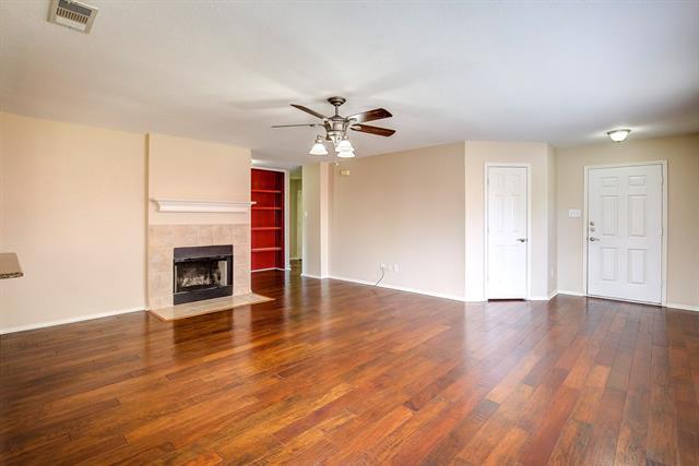 325 Oxford Ct