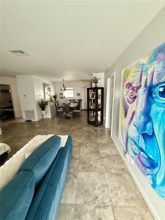 2213 Cleveland St in Hollywood, FL - Building Photo