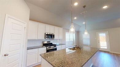 2404 Chapel Oaks Dr in McKinney, TX - Foto de edificio - Building Photo