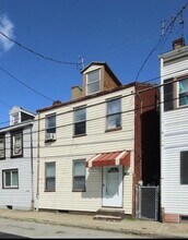 1709 Larkins Wy in Pittsburgh, PA - Building Photo - Building Photo