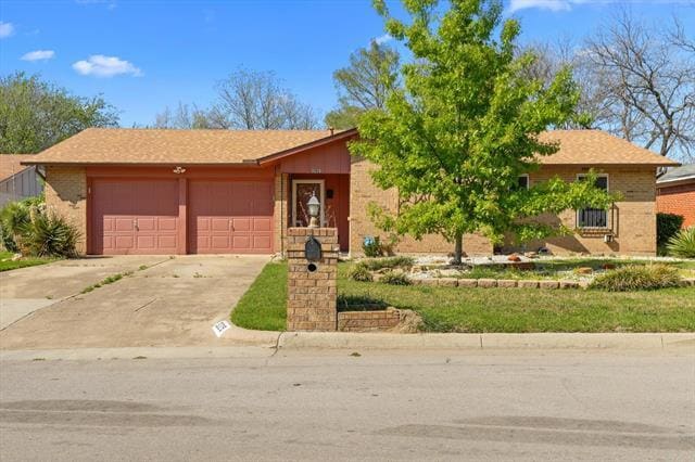 3229 Oak Timber Dr in Forest Hill, TX - Building Photo - Building Photo