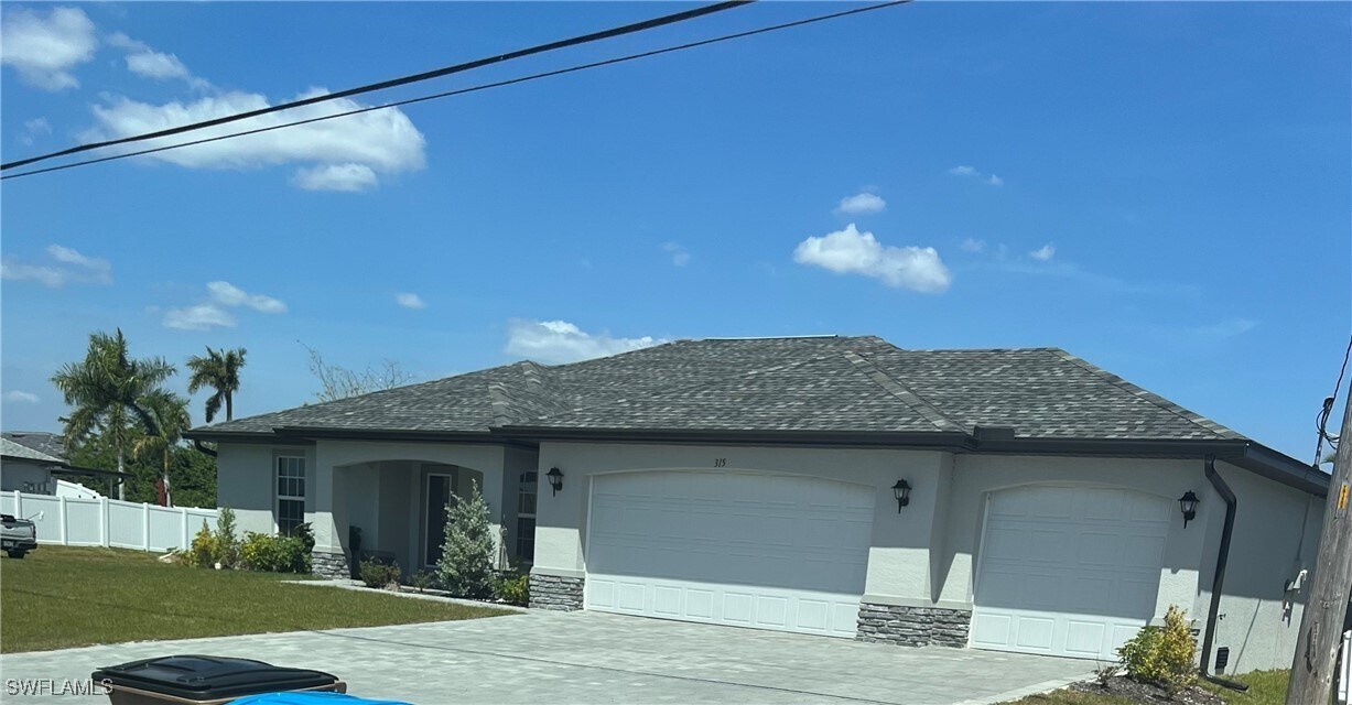 315 SW 31st Pl in Cape Coral, FL - Building Photo