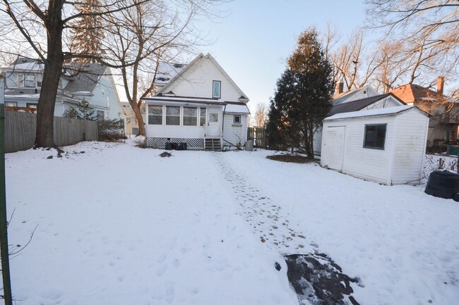 1001 E Center St in Rochester, MN - Building Photo - Building Photo