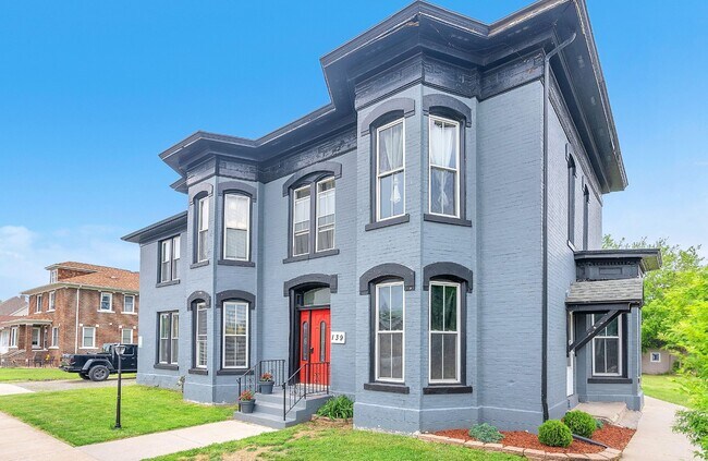 139 Center St, Unit Silvery in Hobart, IN - Building Photo - Building Photo