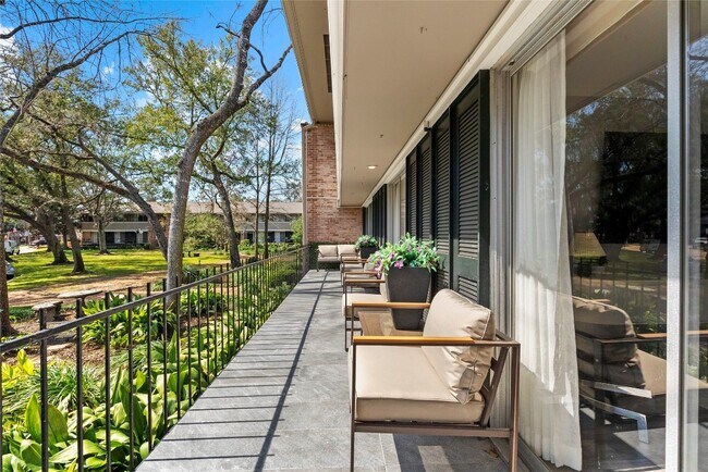 property at 604 S Ripple Creek Dr