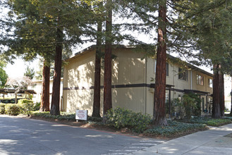 1071-1073 Mohr Ln in Concord, CA - Building Photo - Building Photo