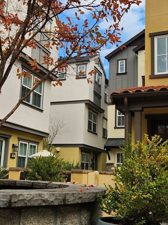 172 Tilton Ave in San Mateo, CA - Building Photo