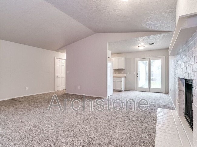324 Manner Park Ave in Edmond, OK - Building Photo - Building Photo
