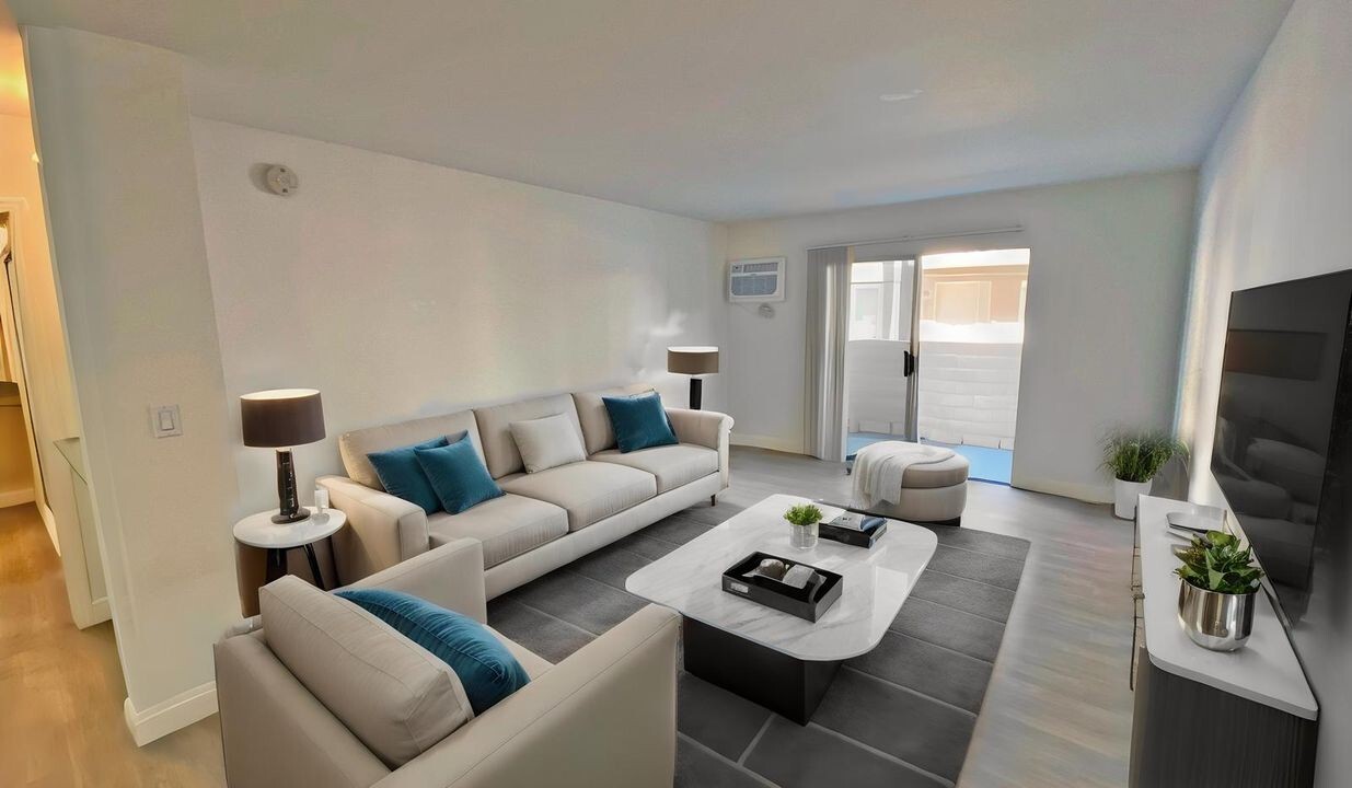 10760 Rose Ave in Los Angeles, CA - Building Photo