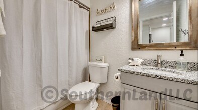 11594 1st Ave in Punta Gorda, FL - Foto de edificio - Building Photo