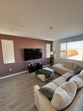 1069 Lost Creek Ranch Dr in Plumas Lake, CA - Building Photo - Building Photo