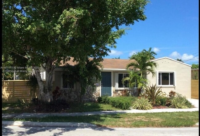2601 SW 24th Ave in Miami, FL - Building Photo - Building Photo