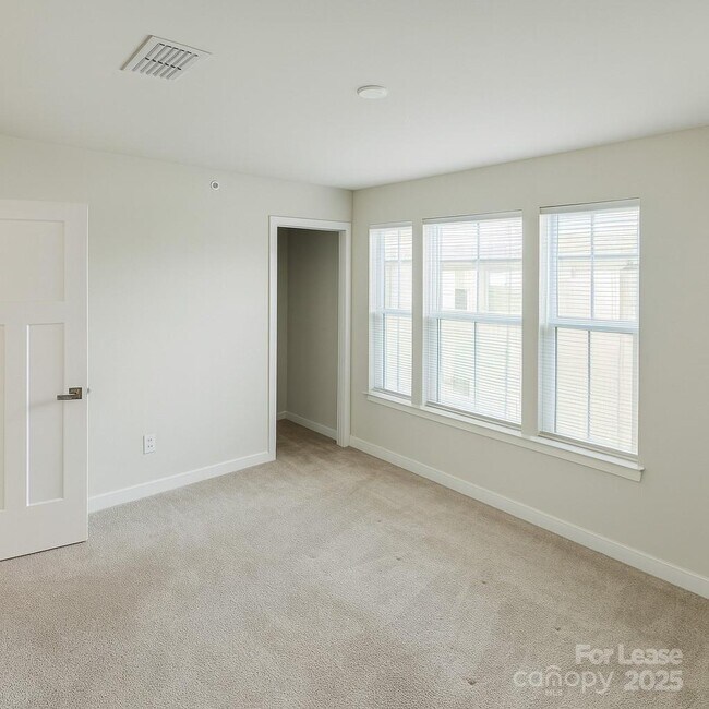 444 W Tremont Ave in Charlotte, NC - Foto de edificio - Building Photo