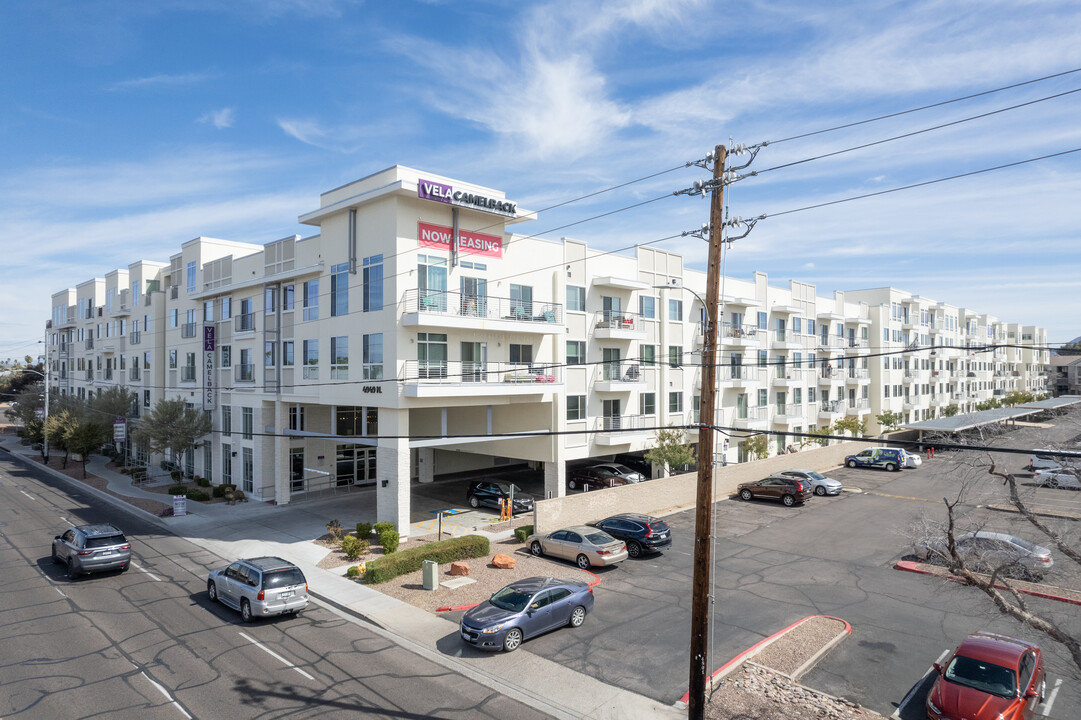 Axis Camelback in Phoenix, AZ - Building Photo