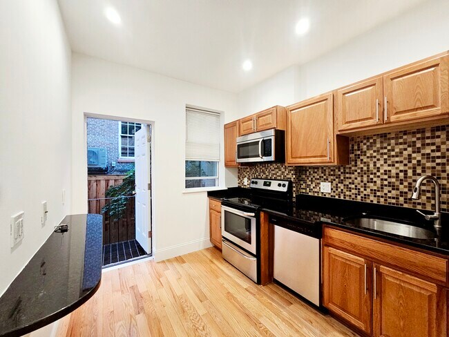 53 Joy St, Unit 1R in Boston, MA - Foto de edificio - Building Photo