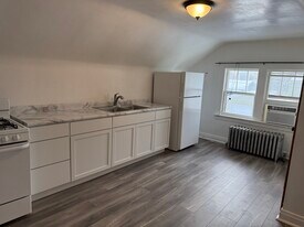 216 S Ash St, Unit 2 in Hobart, IN - Building Photo