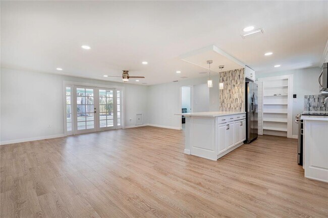 5923 Briarwood Ave in Sarasota, FL - Building Photo - Building Photo