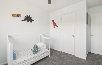 879 Canary Ln in Brighton, CO - Foto de edificio - Building Photo