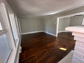 2101 Waterbury Rd, Unit 2101 in Lakewood, OH - Building Photo - Building Photo