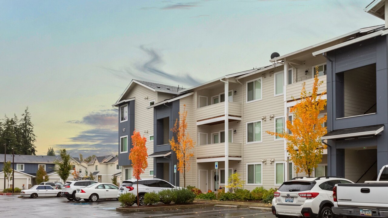 ALDERBROOK APARTMENTS- PREMIER, AFFORDABLE... in Vancouver, WA - Foto de edificio