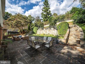 5331 Massachusetts Ave in Bethesda, MD - Building Photo - Building Photo