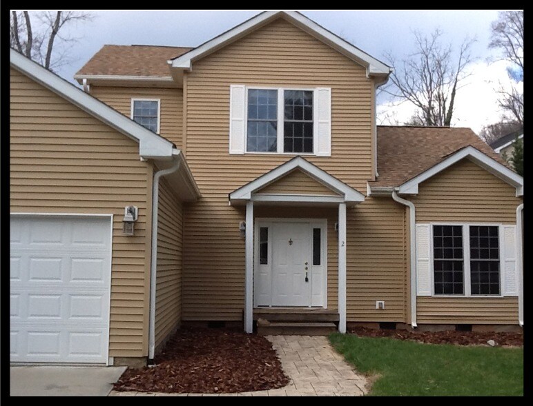 2 Forest Lake Dr in Asheville, NC - Foto de edificio