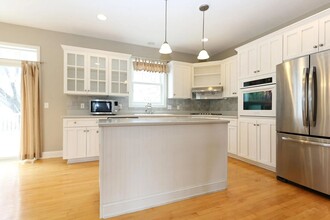 9324 Wilderness Cove in Eden Prairie, MN - Foto de edificio - Building Photo