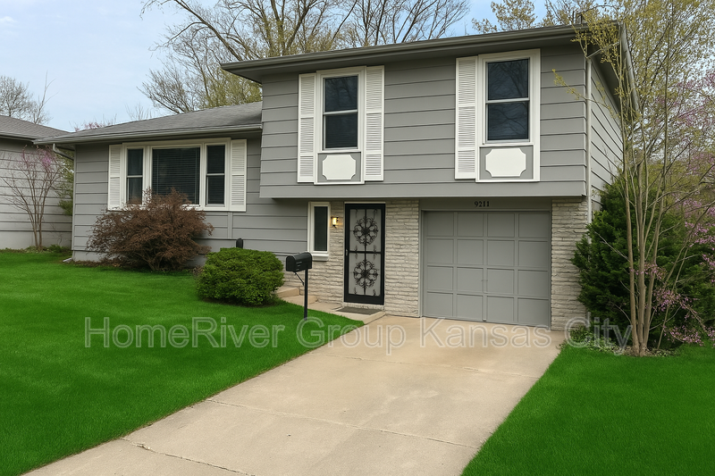 9311 Eastern Ave in Kansas City, MO - Building Photo