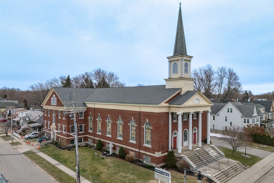 1782 Seneca St in Buffalo, NY - Building Photo