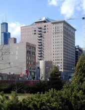 40 E 9 th St in Chicago, IL - Building Photo - Building Photo