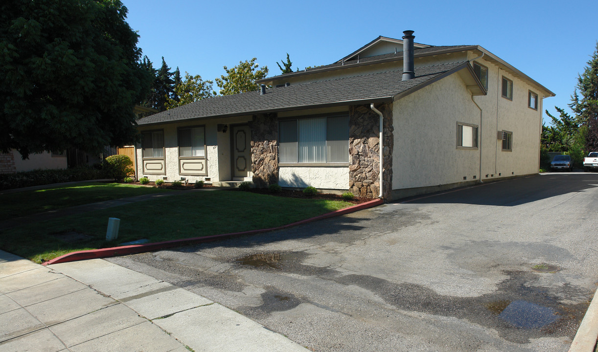 952 Azure St in Sunnyvale, CA - Building Photo