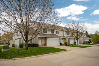 Brook Run Parks in Des Moines, IA - Building Photo - Building Photo