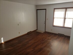 12920 Beacon Ave in Grandview, MO - Building Photo - Building Photo