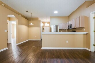 30400 Pga Dr in Sorrento, FL - Foto de edificio - Building Photo