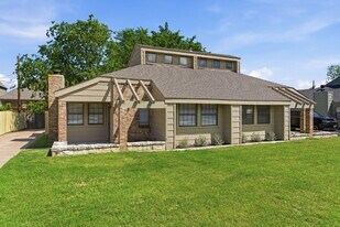 801 Windcrest Dr in Keller, TX - Building Photo