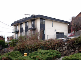 7449-7451 4th Ave NE in Seattle, WA - Building Photo