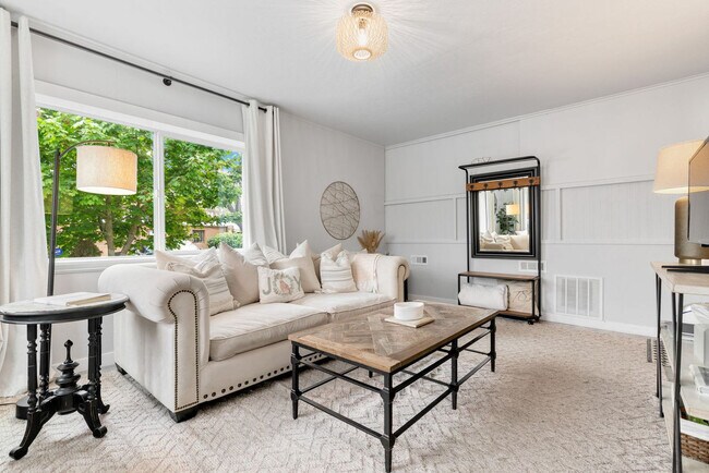 334 Edmonds St in Edmonds, WA - Building Photo - Building Photo