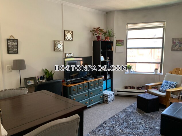 49 Hemenway St-Unit -7 in Boston, MA - Building Photo