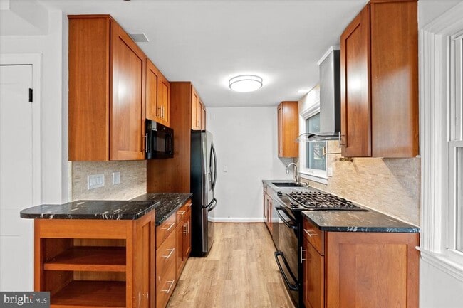 property at 3000 Edgehill Dr